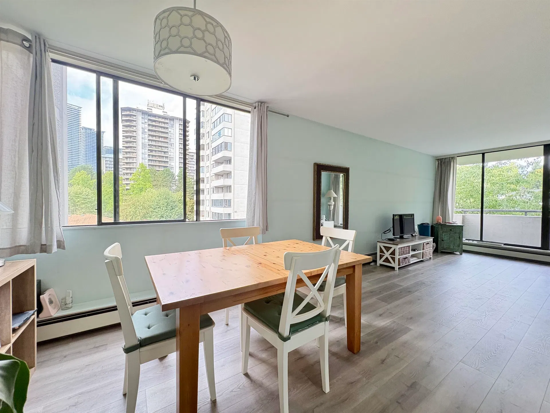 Photo 4 of 23 at #602 – 2060 Bellwood Avenue