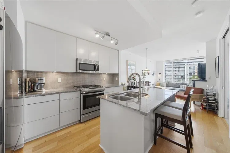 Photo 5 of 35 at #512 – 298 E 11th Avenue
