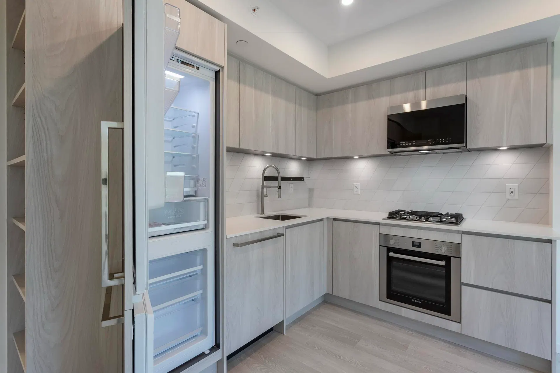 Photo 5 of 24 at #410 – 3264 Vanness Avenue