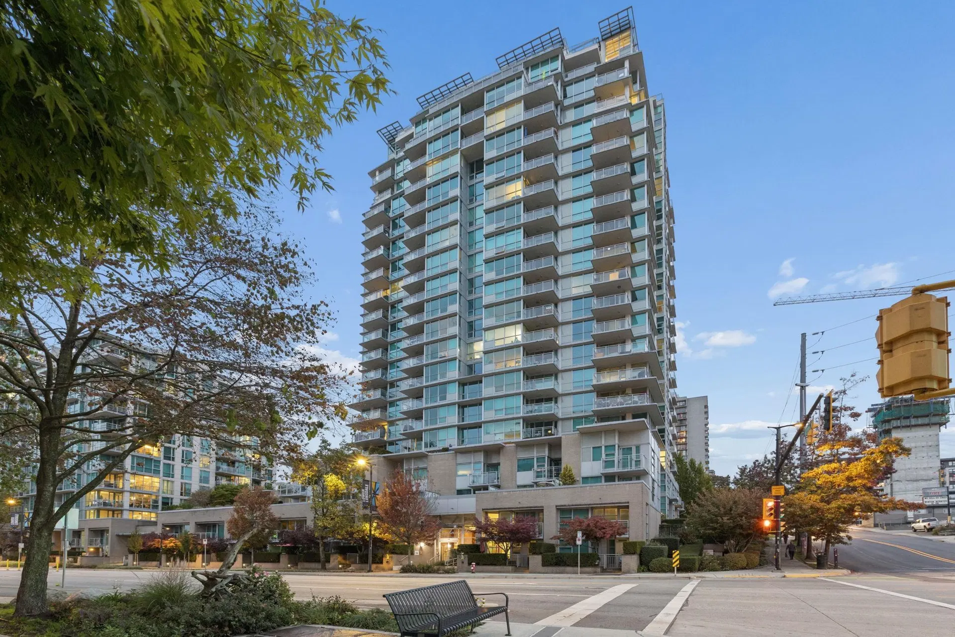 Photo 5 of 35 at #607 – 188 E Esplanade
