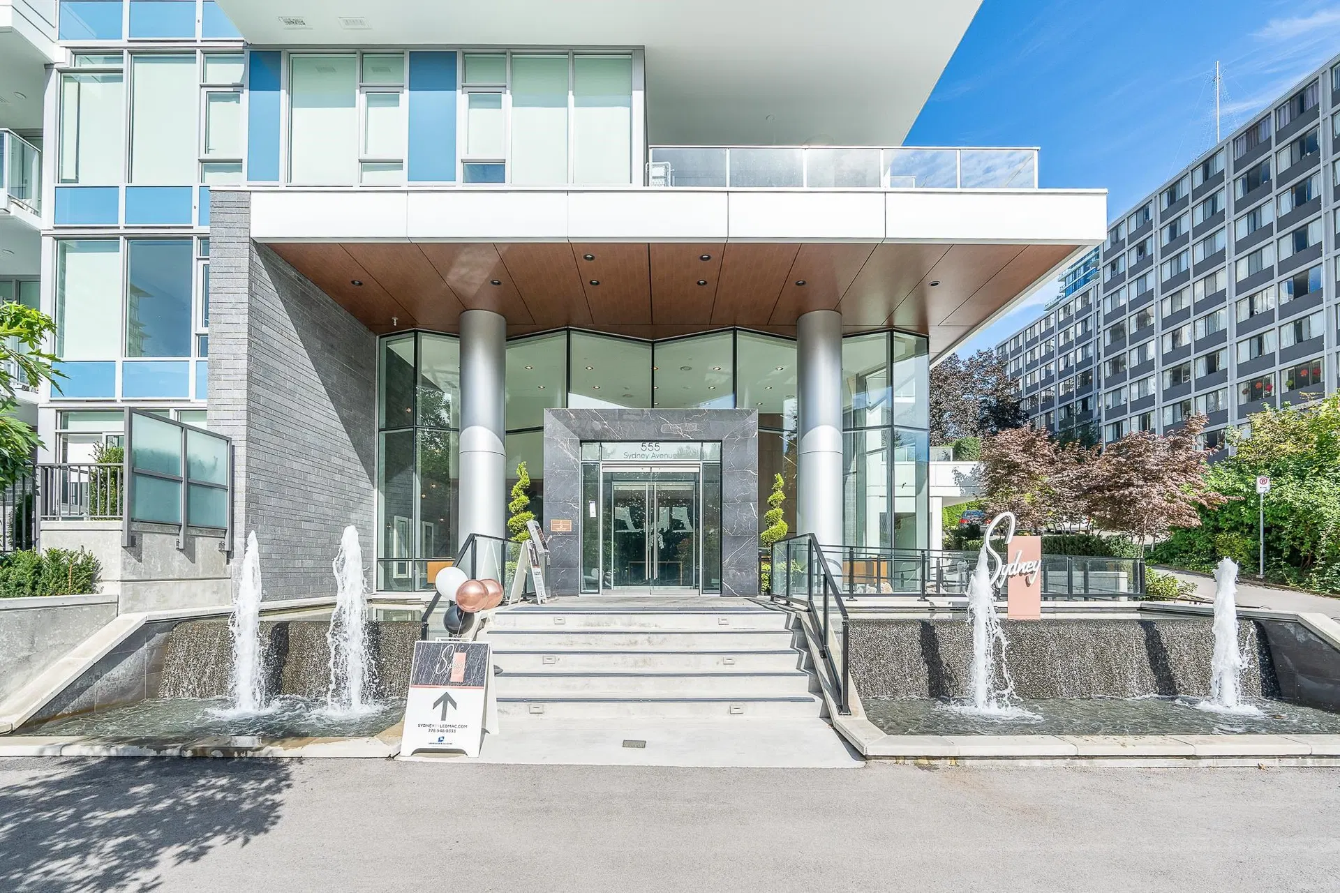 Photo 3 of 32 at #1004 – 555 Sydney Avenue
