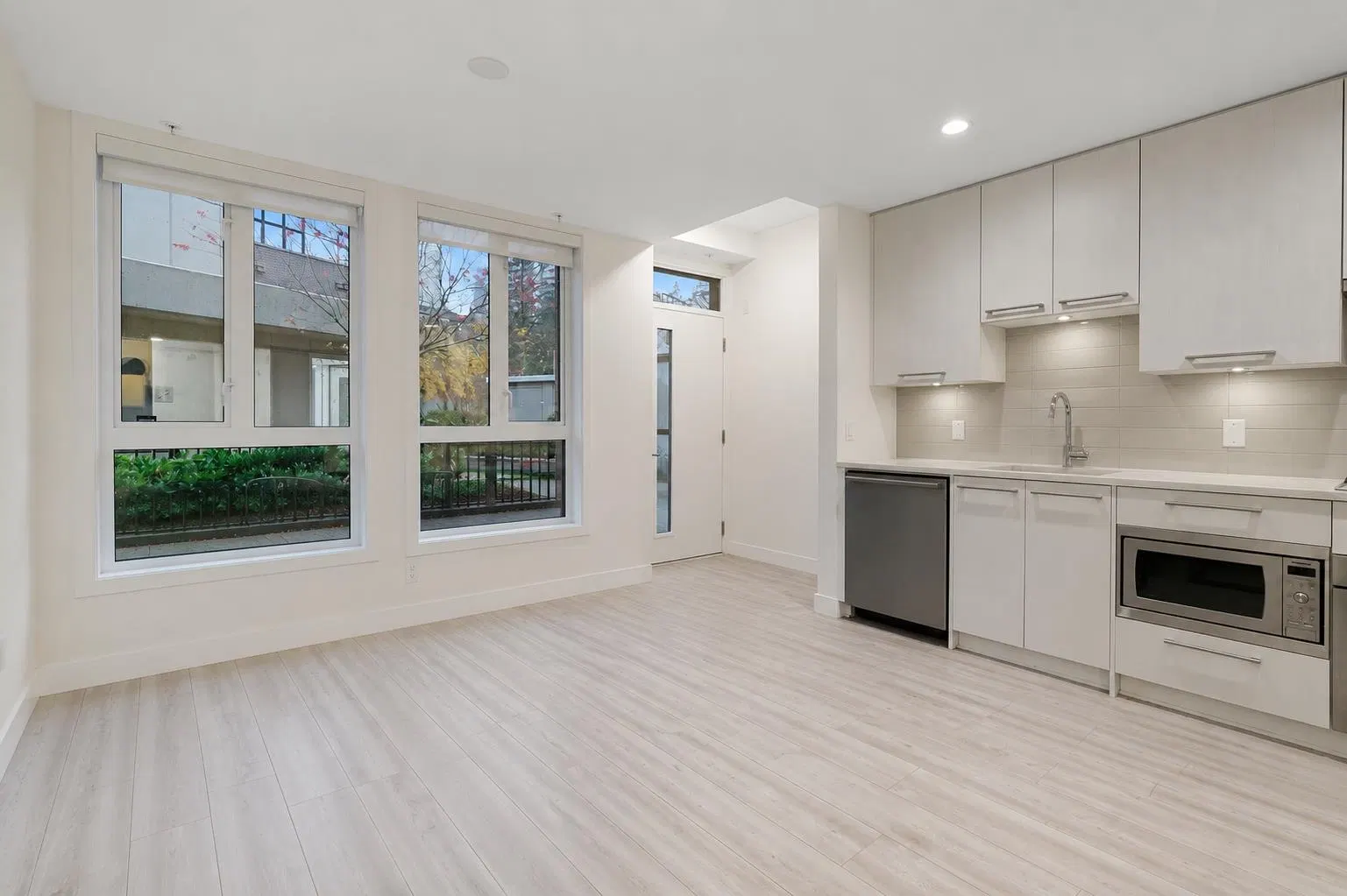 Photo 5 of 7 at #124 – 2035 Glenaire Street