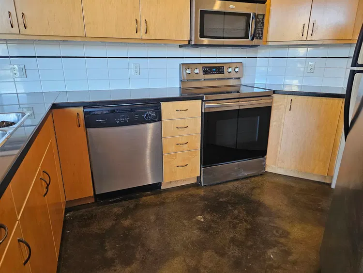 Photo 3 of 14 at #502 – 919 Station Street