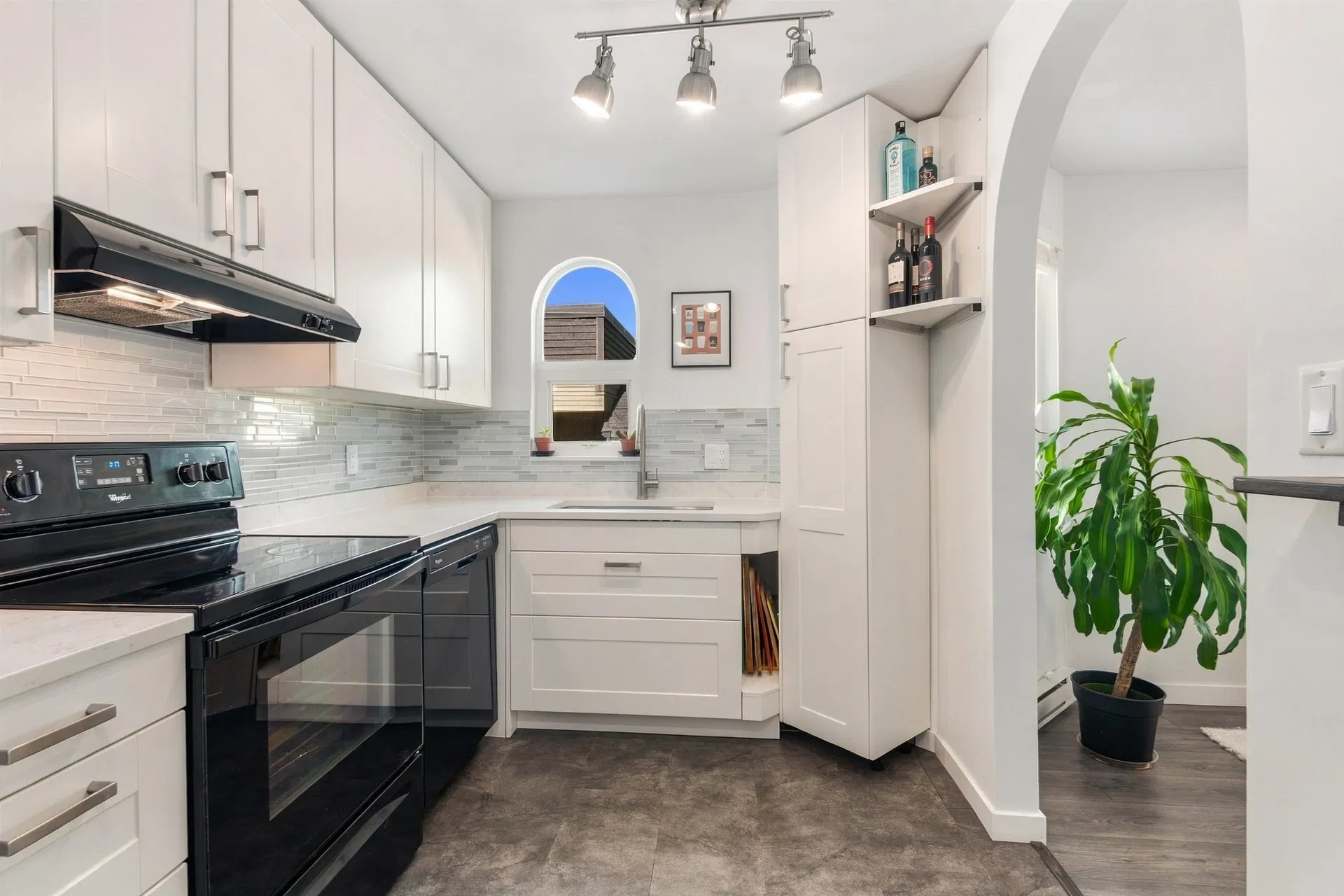 Photo 3 of 31 at #5 – 1101 W 8th Avenue