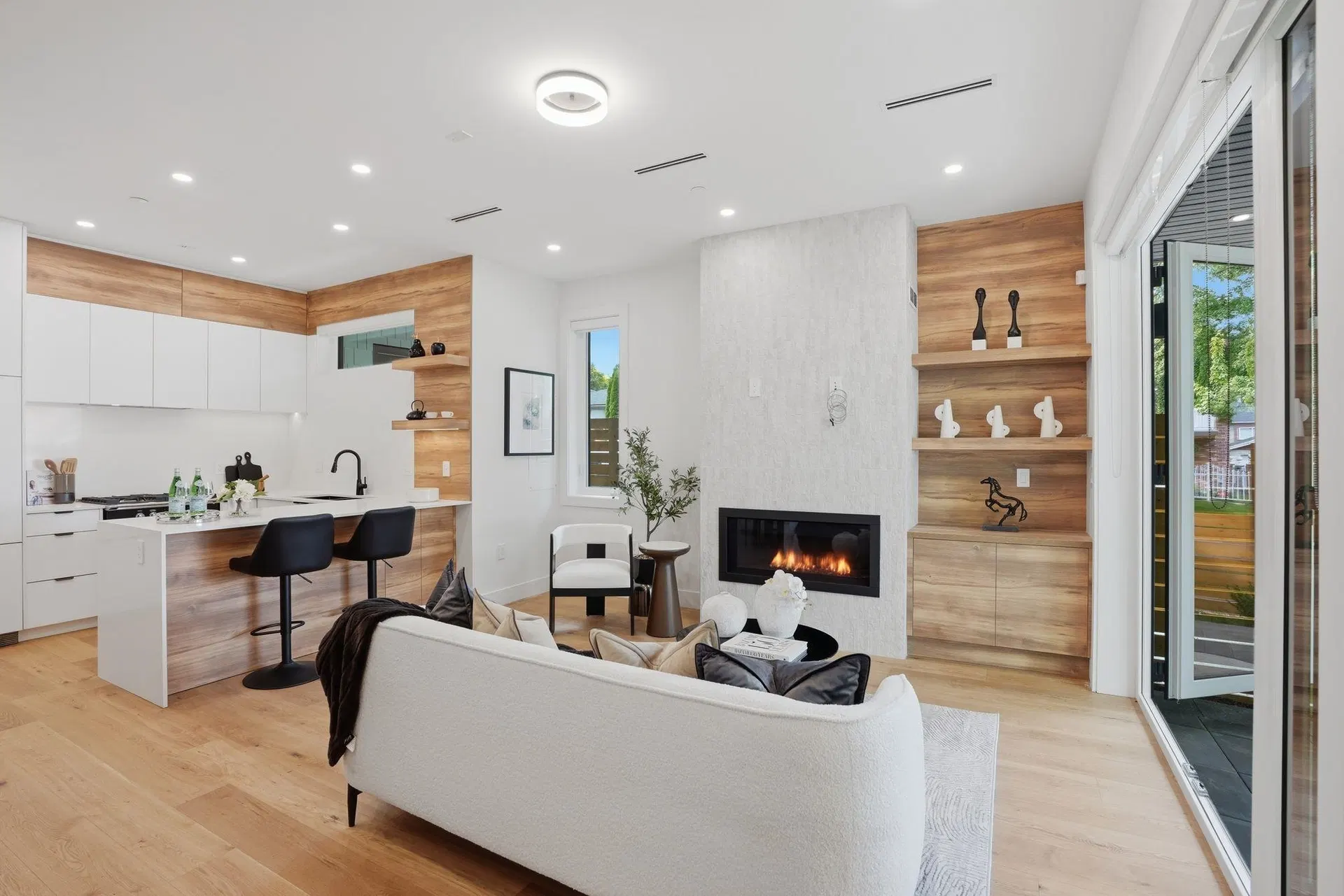 Photo 4 of 36 at #1 – 2438 E 20th Avenue