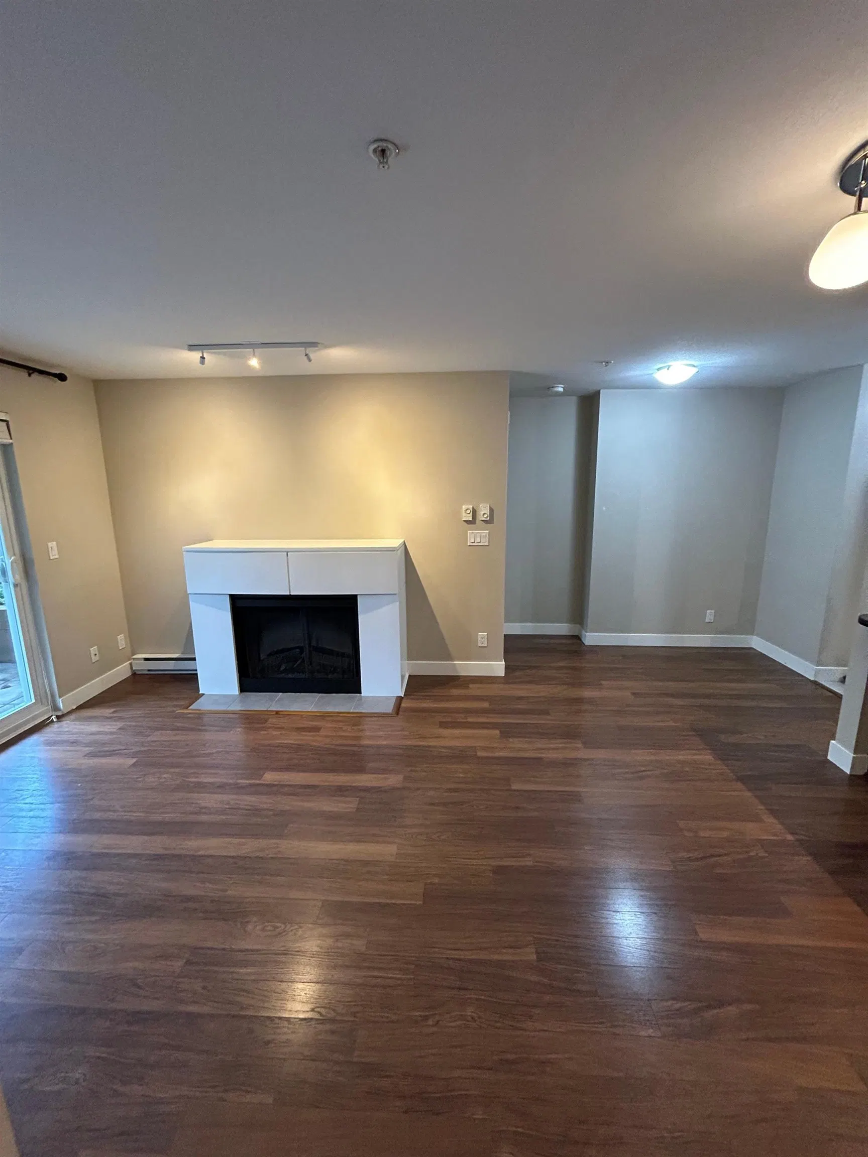 Photo 3 of 10 at 19388 65 Avenue