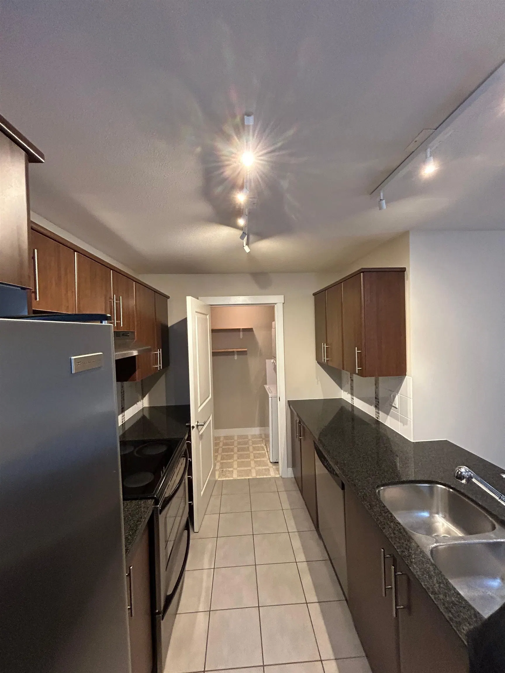 Photo 5 of 10 at 19388 65 Avenue