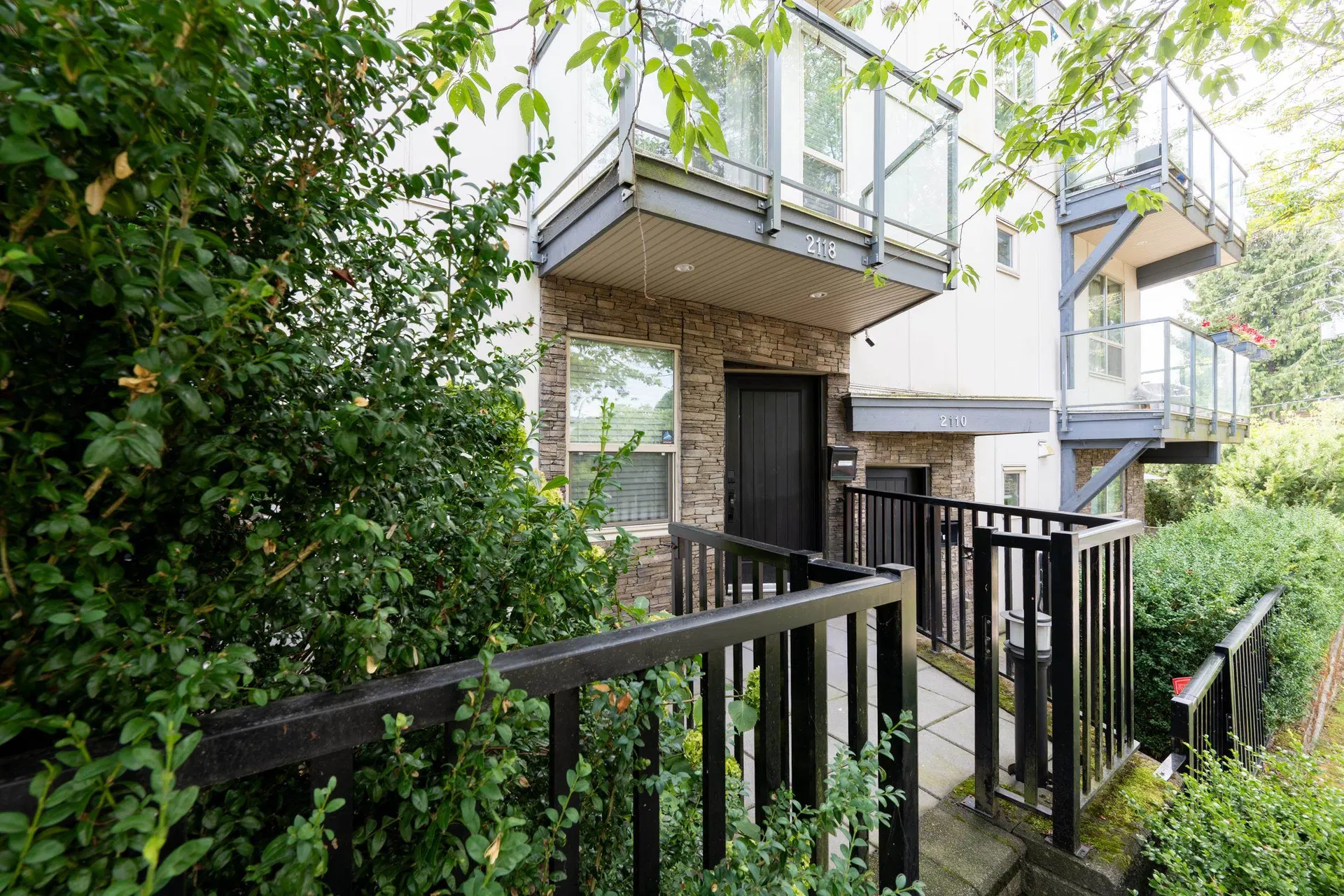 Photo 5 of 40 at 2118 Eton Street