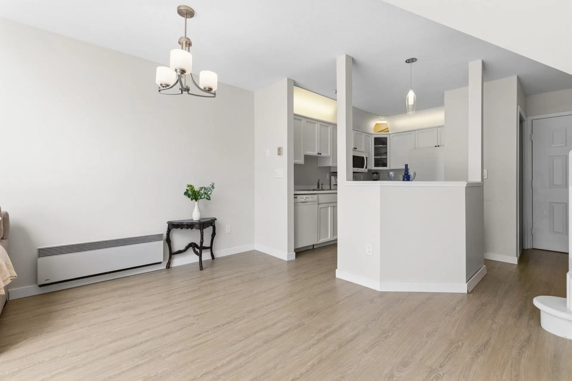 Photo 5 of 26 at #503 – 60 Richmond Street