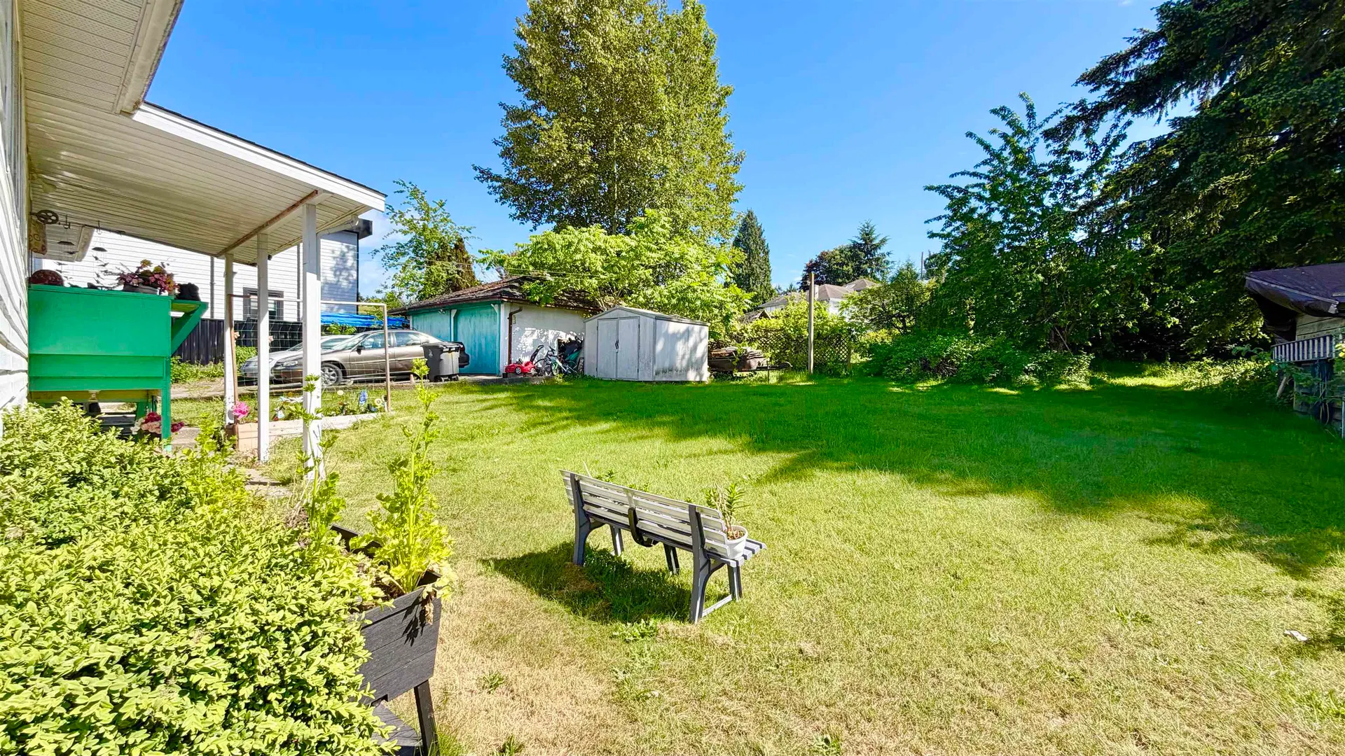 Photo 4 of 7 at 13688 113 Avenue