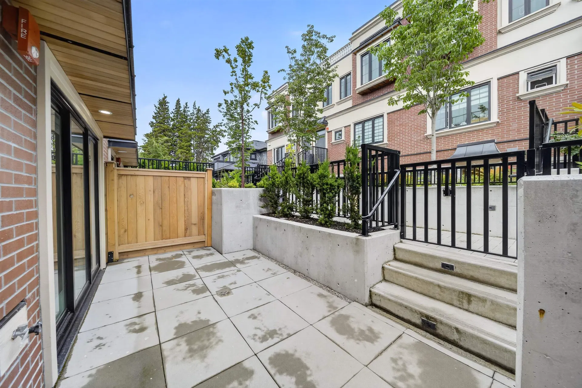 Photo 3 of 40 at #110 – 918 W 32nd Avenue