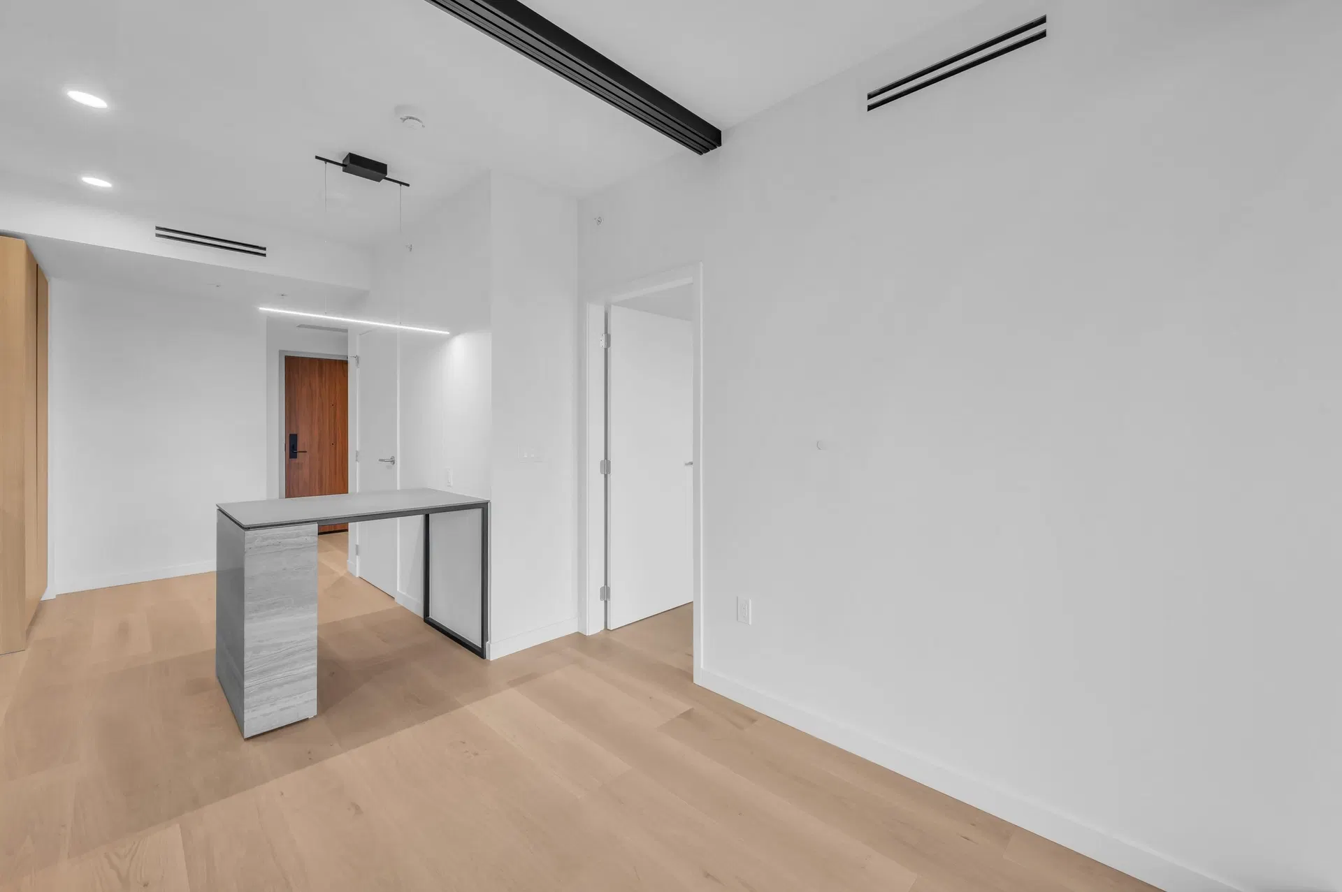 Photo 5 of 28 at #2403 – 1277 Hornby Street