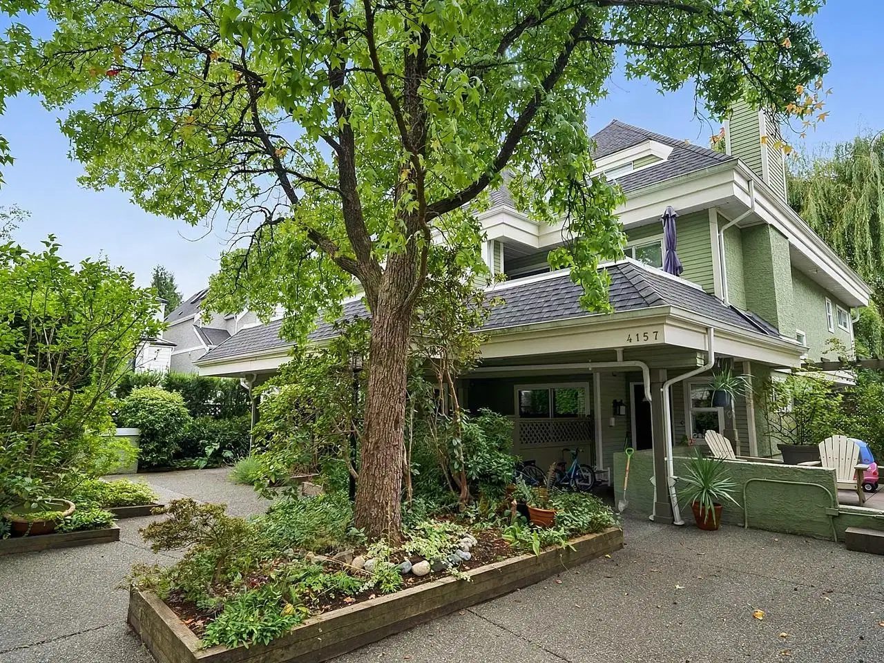 #14 – 4157 Sophia Street
