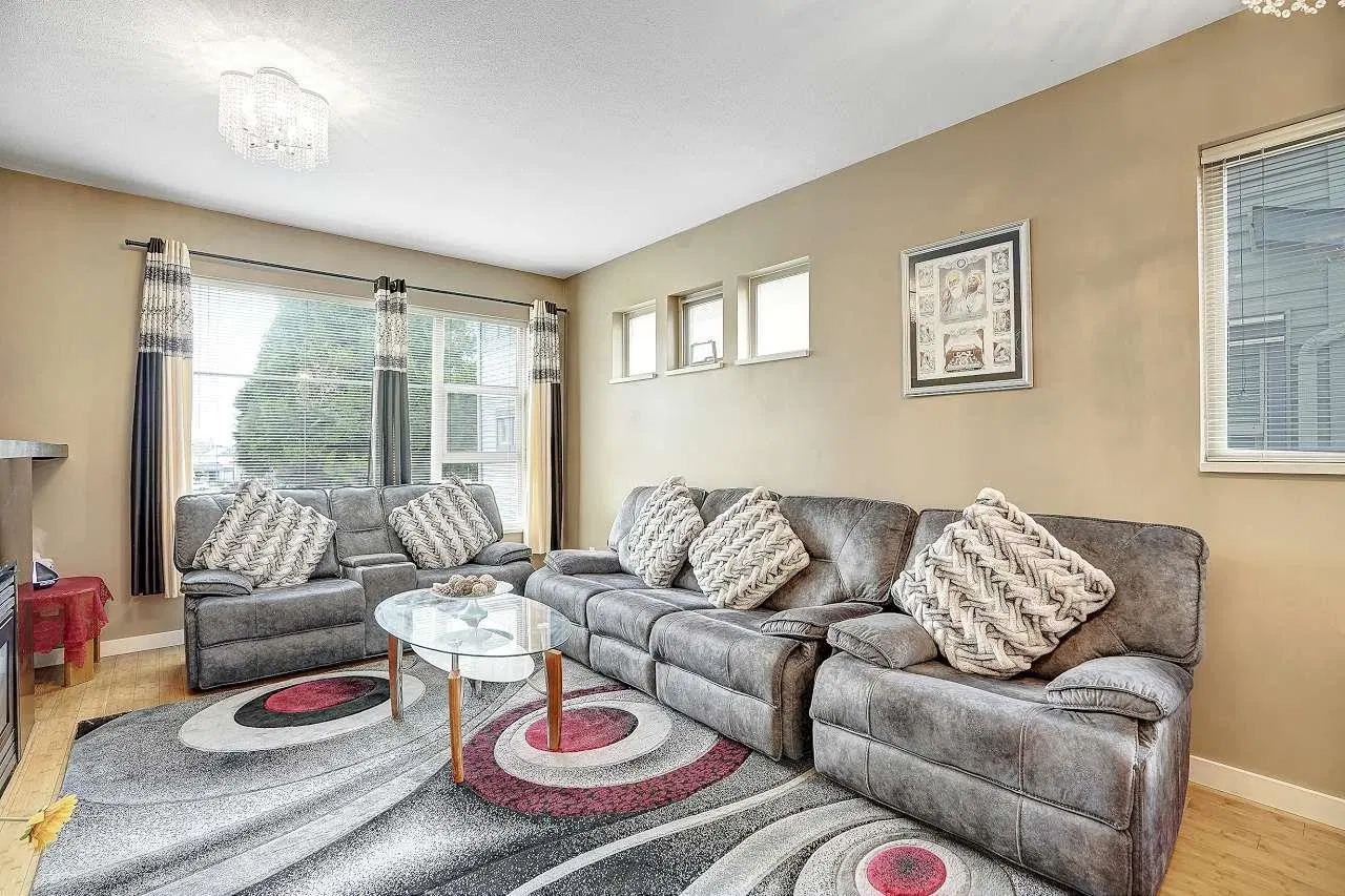Photo 3 of 39 at #7 – 6033 168 Street