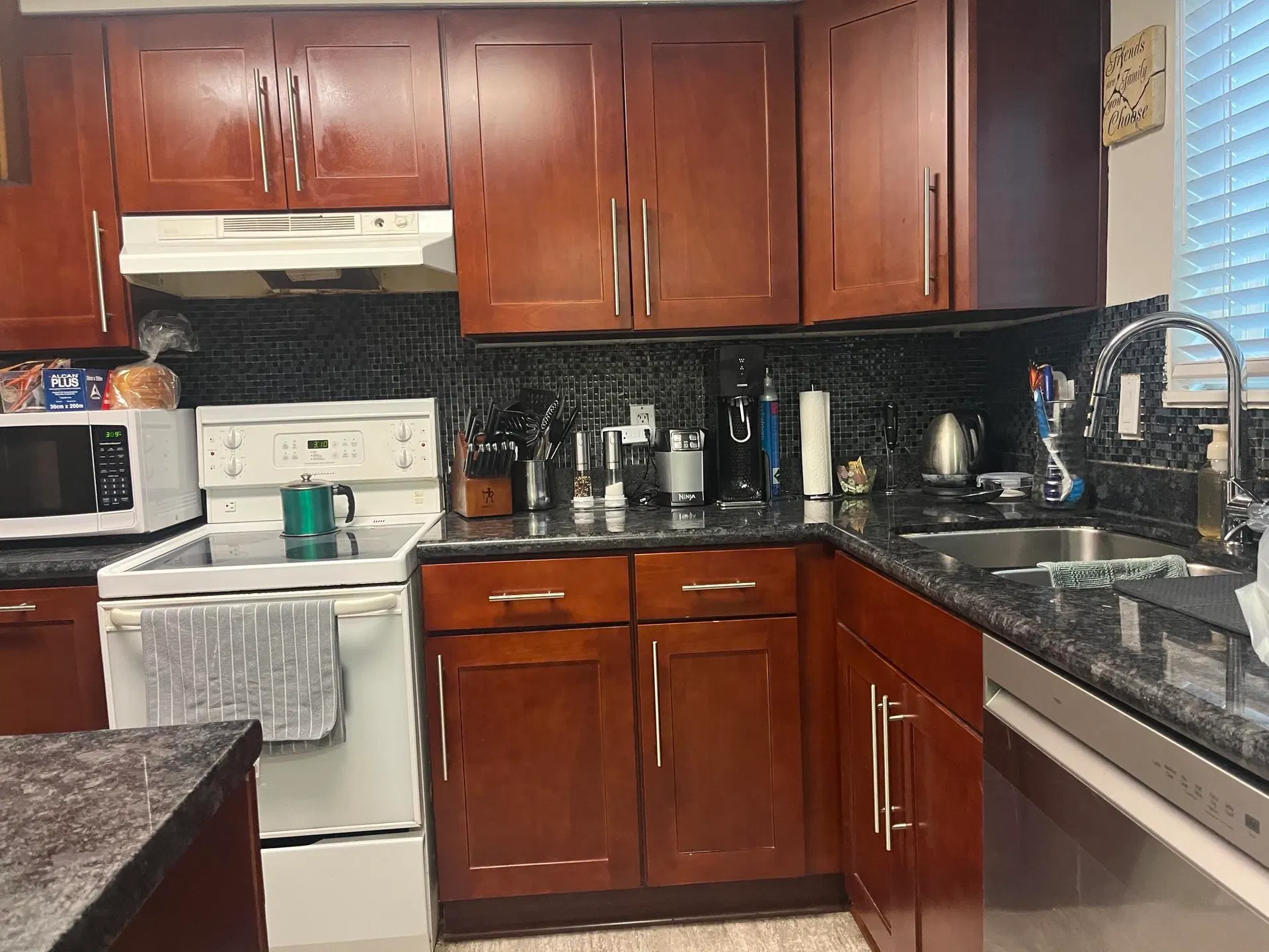 Photo 4 of 19 at 11669 Fulton Street