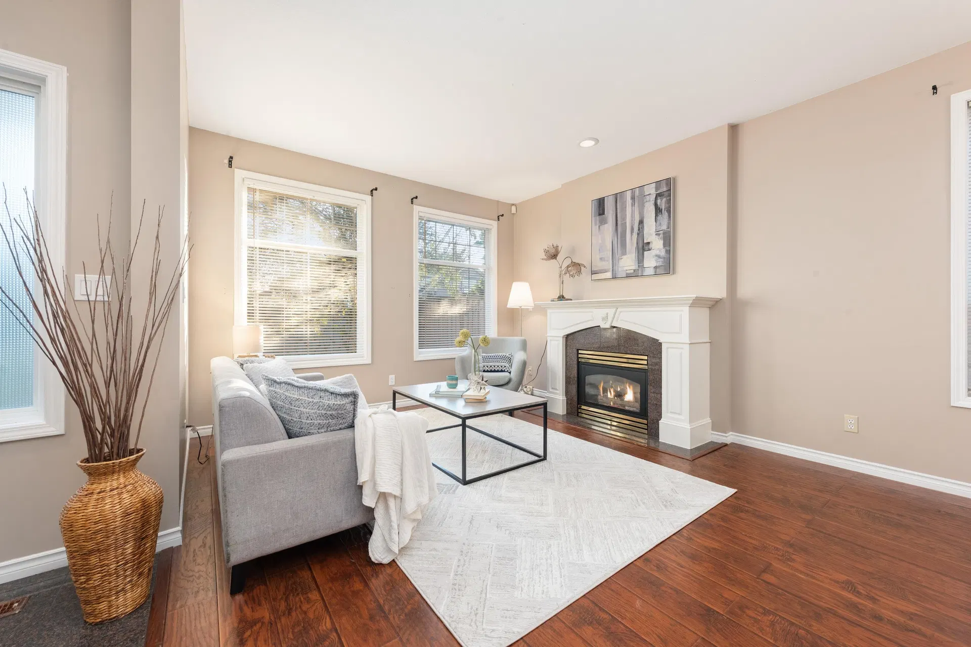 Photo 4 of 40 at 10231 Cambie Road