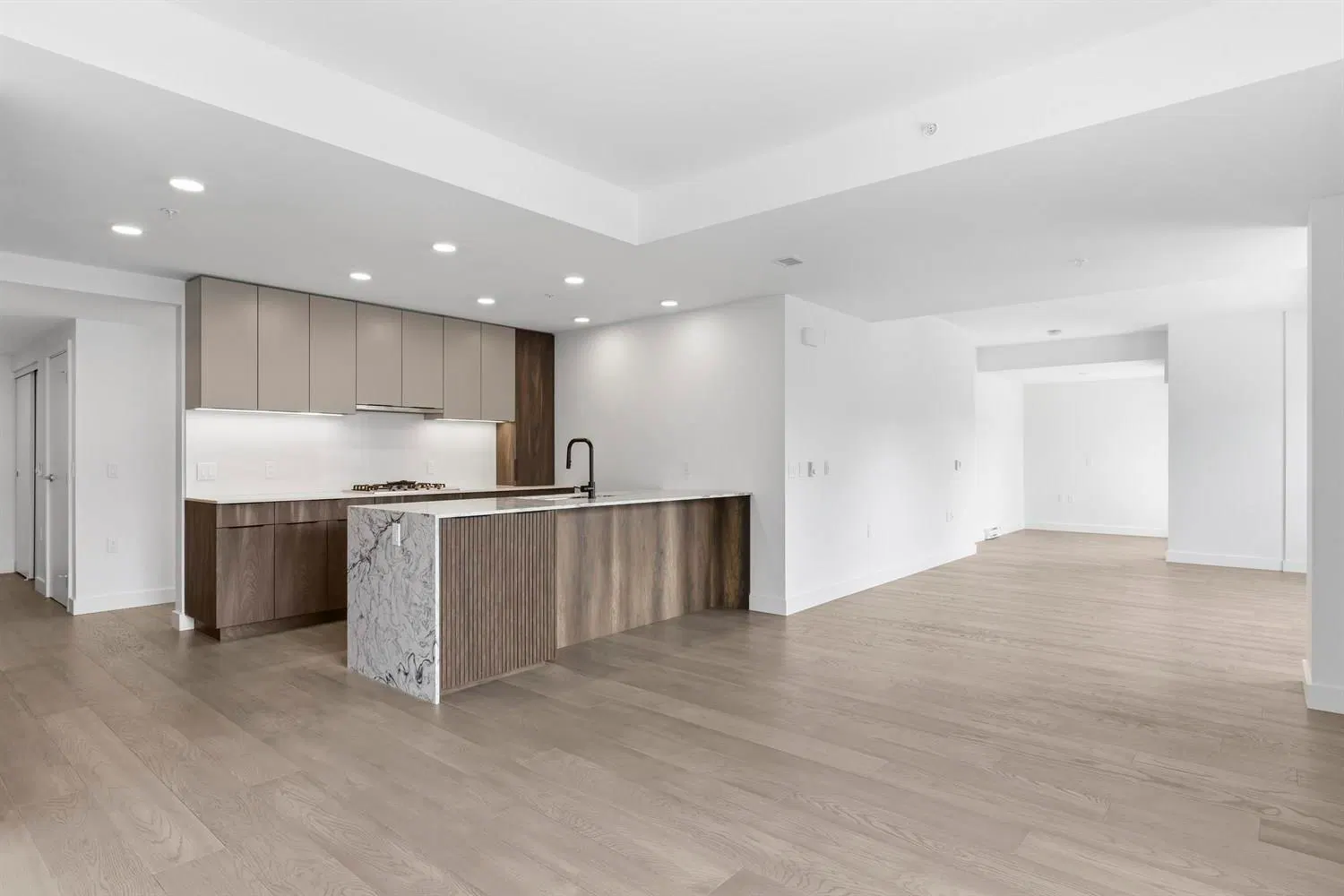 Photo 1 of 31 at #309 – 3590 W 39th Avenue