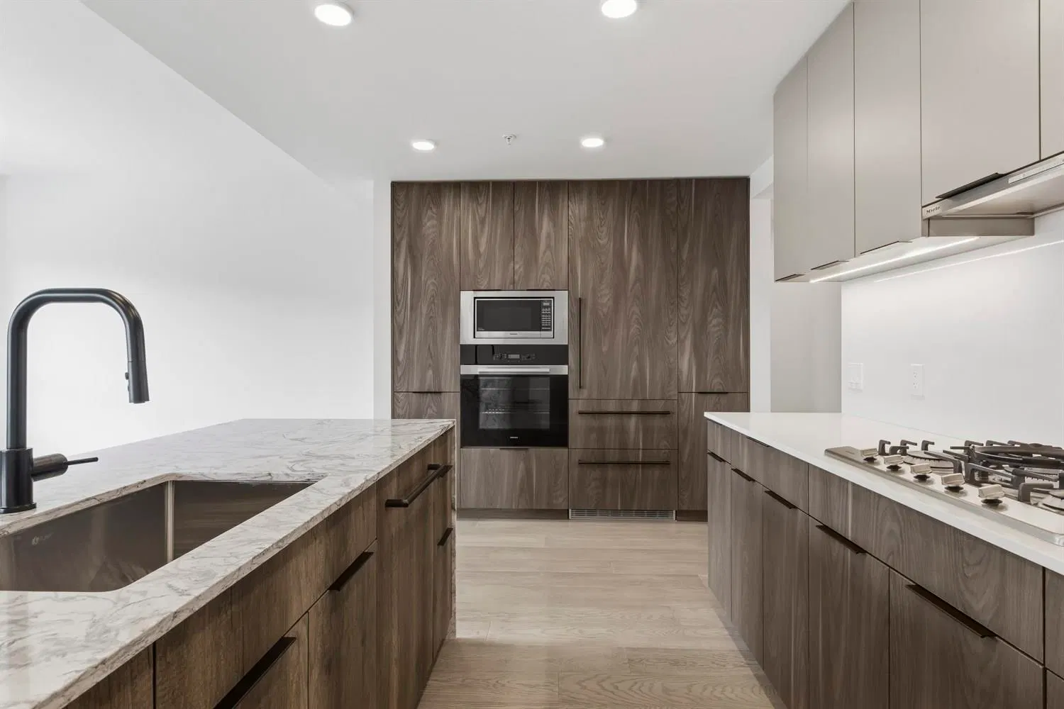 Photo 3 of 31 at #309 – 3590 W 39th Avenue