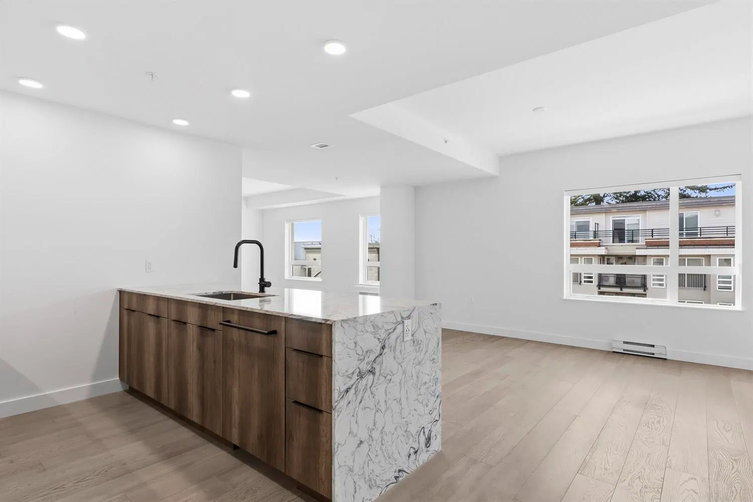 Photo 5 of 31 at #309 – 3590 W 39th Avenue