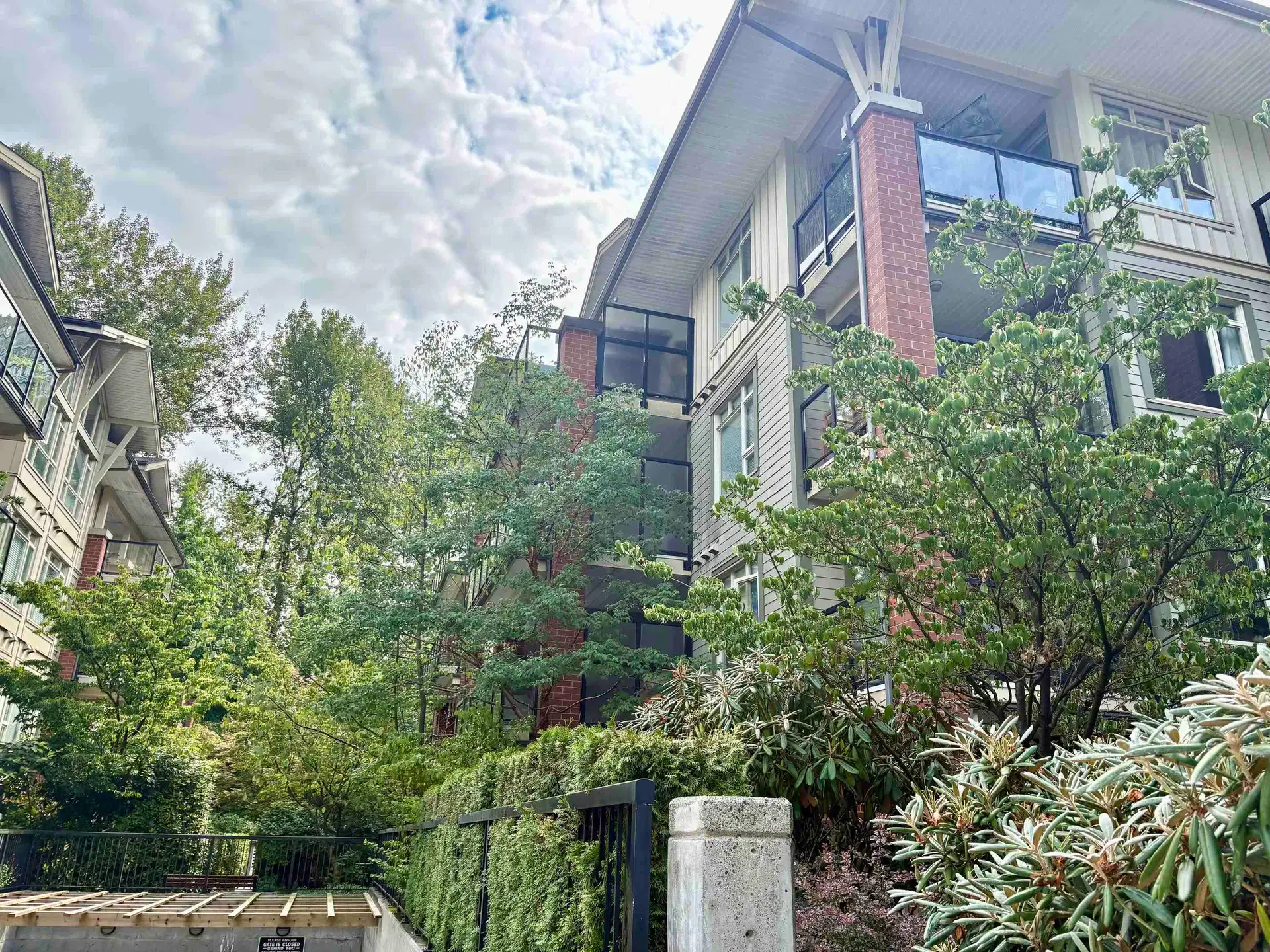 #202 – 200 Capilano Road