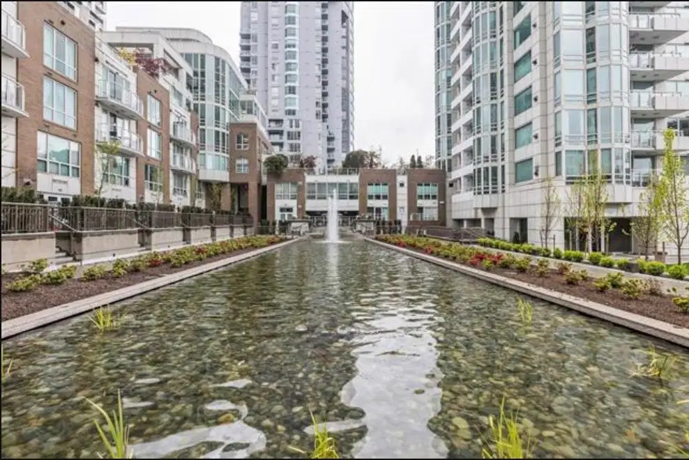 T19 – 1501 Howe Street