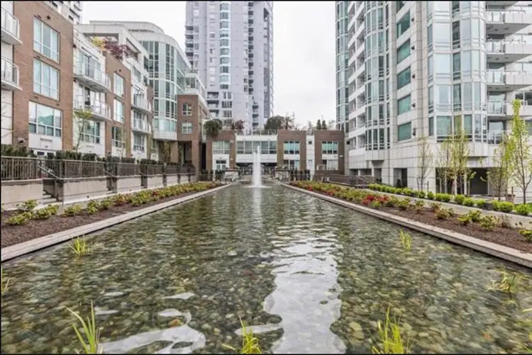 T19 – 1501 Howe Street