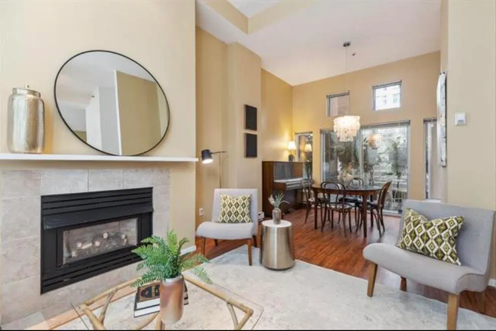 Photo 4 of 21 at T19 – 1501 Howe Street