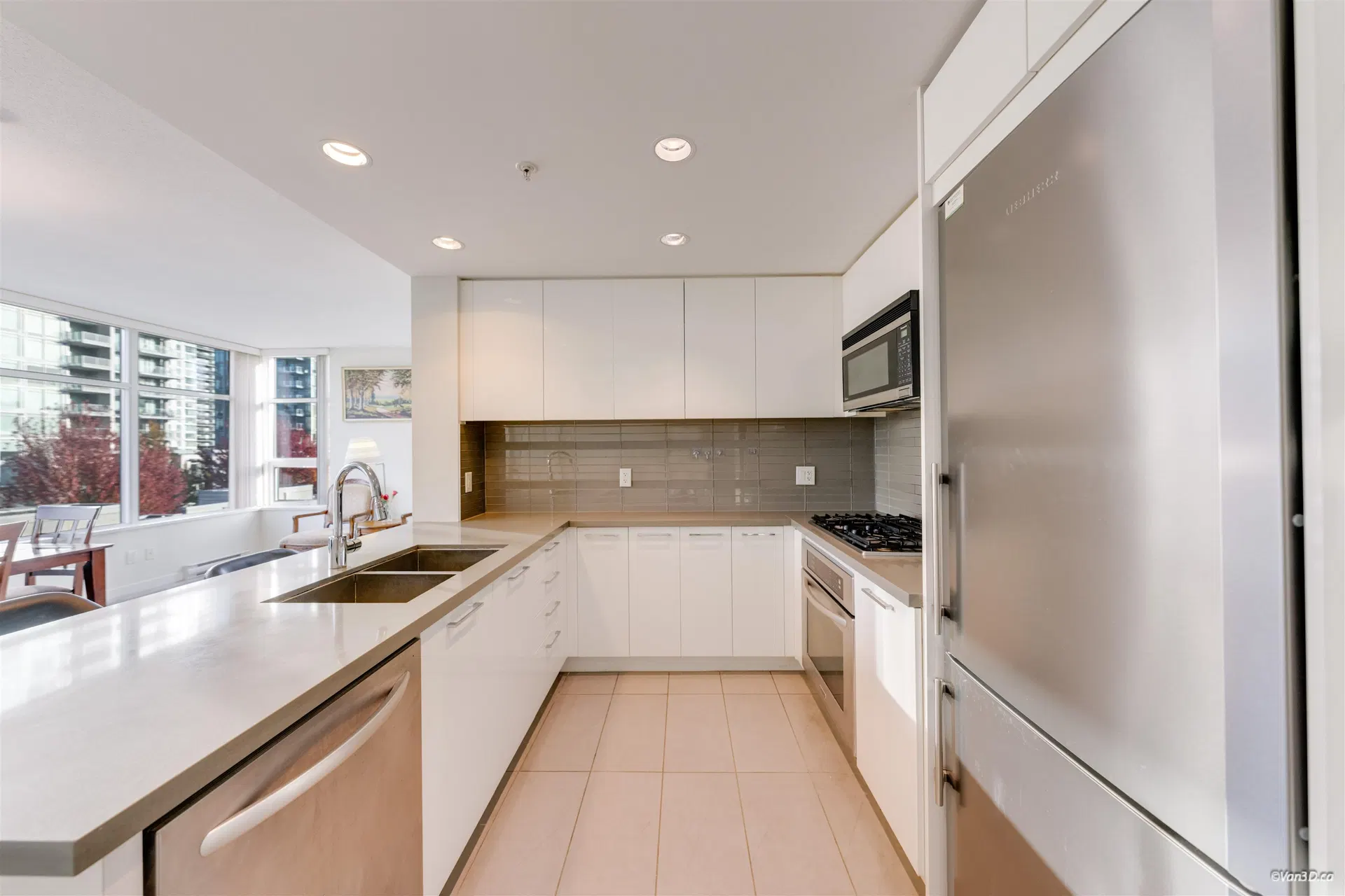 Photo 5 of 32 at #306 – 4880 Bennett Street