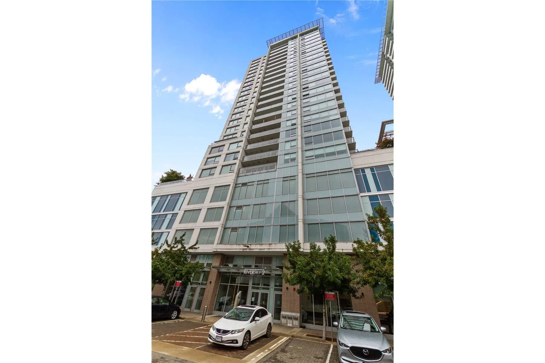 Photo 1 of 26 at #702 – 988 Quayside Drive