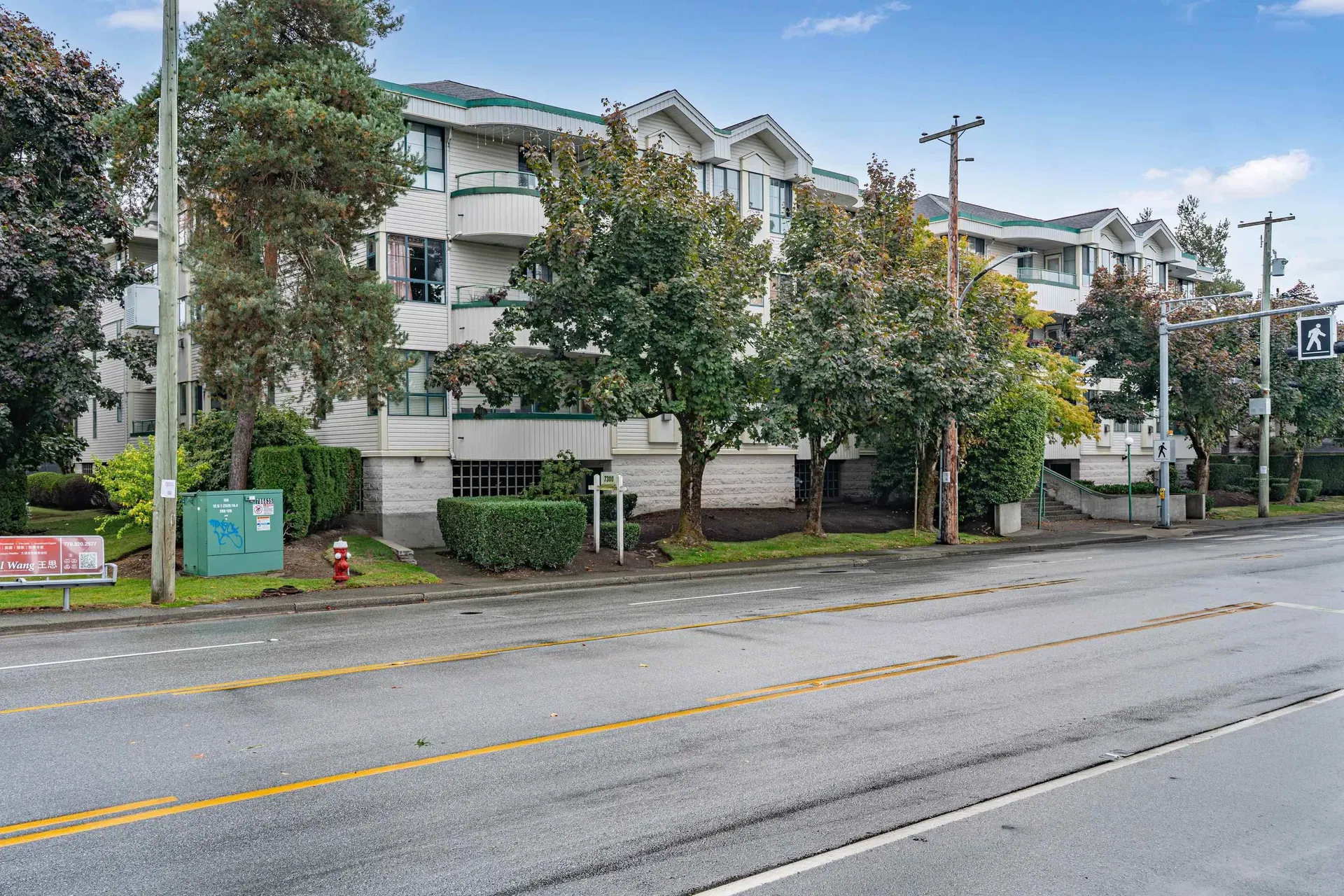 Photo 4 of 33 at #205 – 7300 Gilbert Road