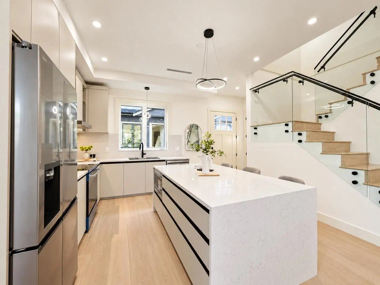 #2 – 6555 Carnegie Street