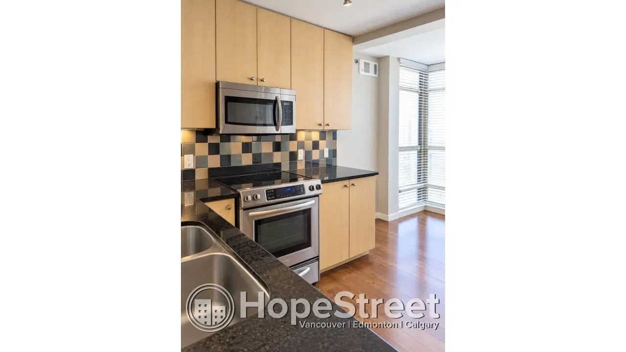 Photo 2 of 7 at #1202 – 819 Hamilton Street