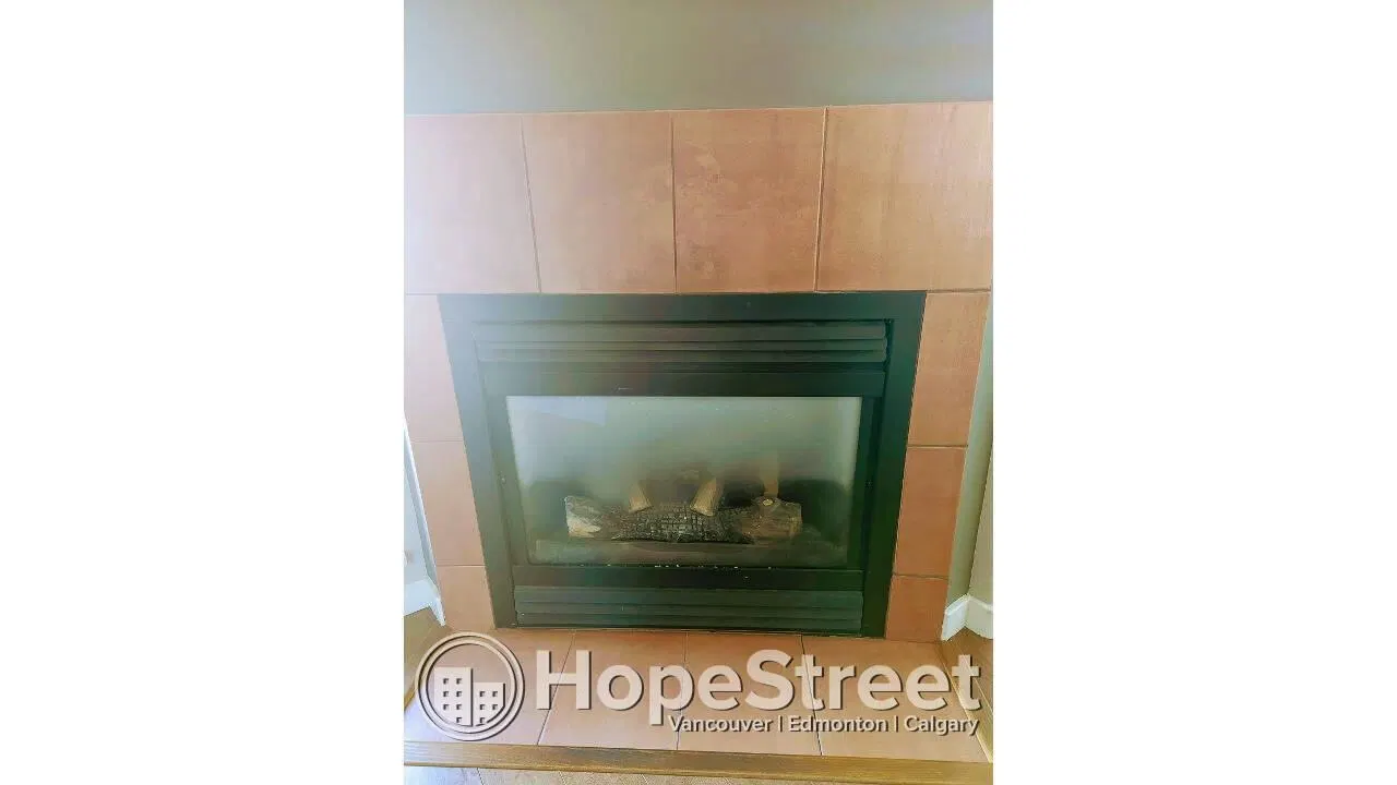 Photo 4 of 7 at #1202 – 819 Hamilton Street