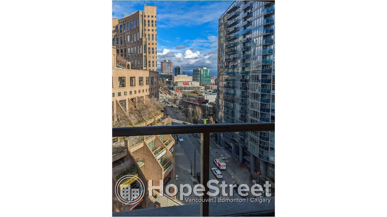 Photo 5 of 7 at #1202 – 819 Hamilton Street