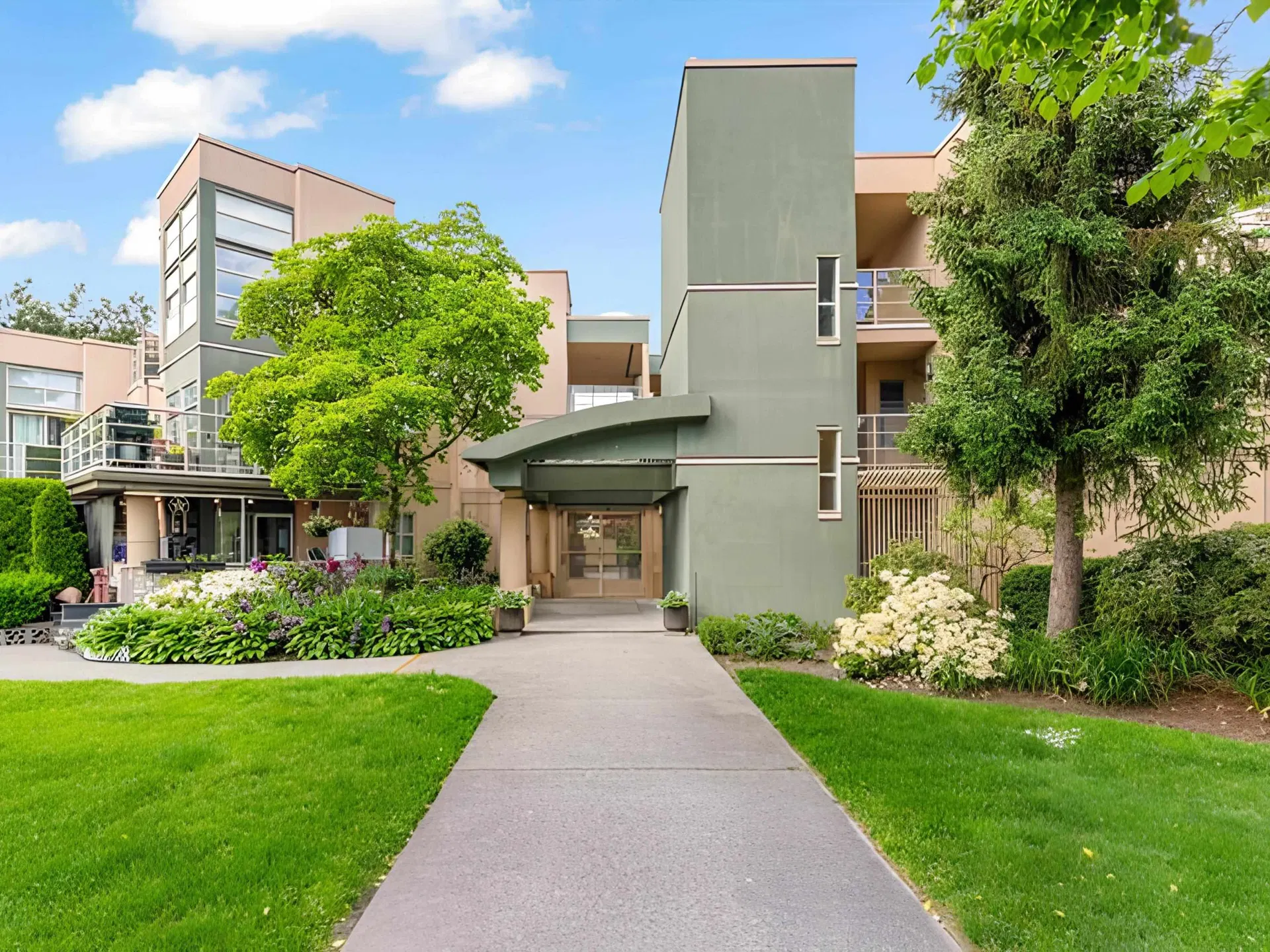 Photo 1 of 15 at #206 – 22277 122 Avenue