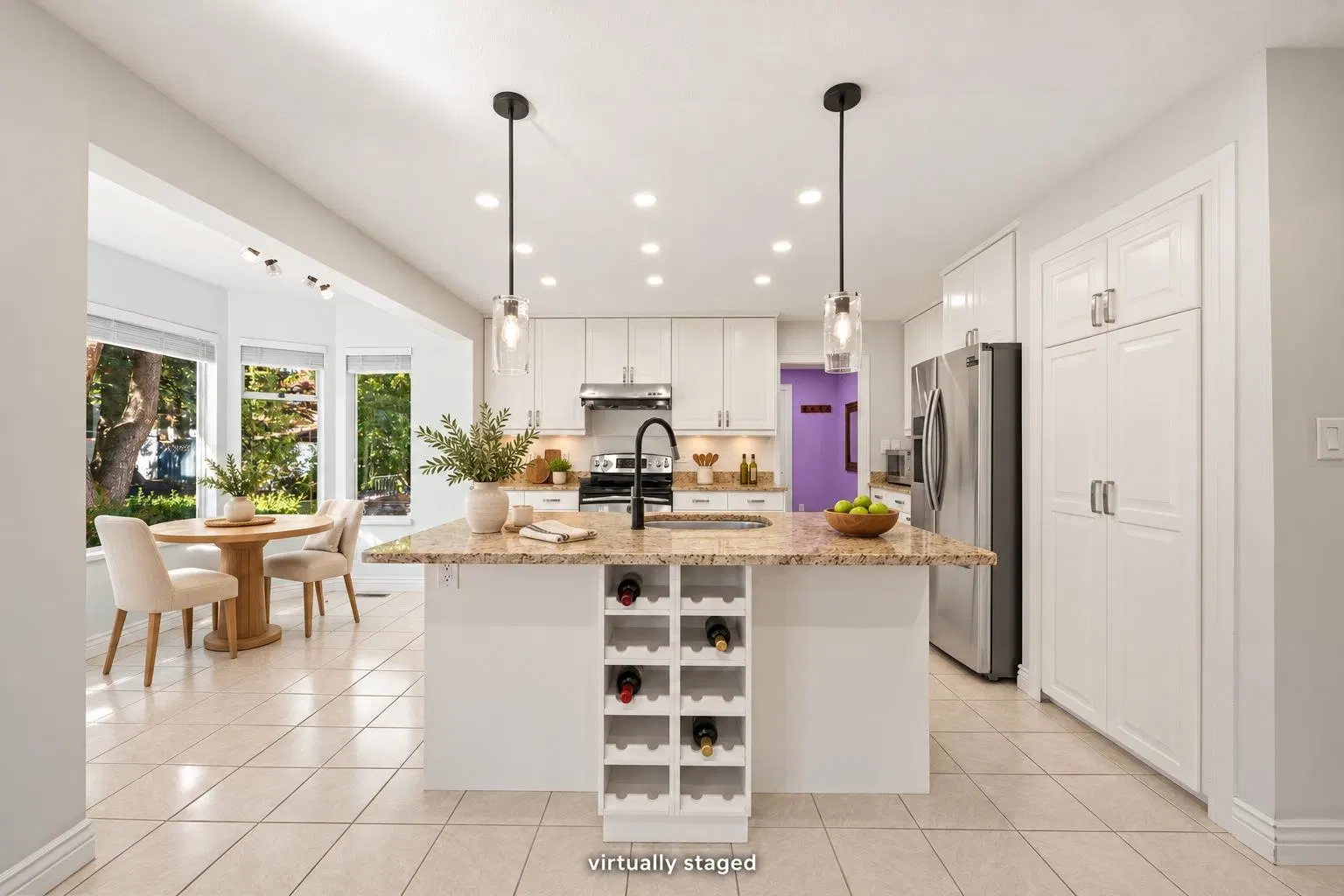 Photo 4 of 40 at 9435 156a Street