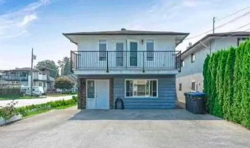Photo 1 of 13 at 1818 Fraser Avenue