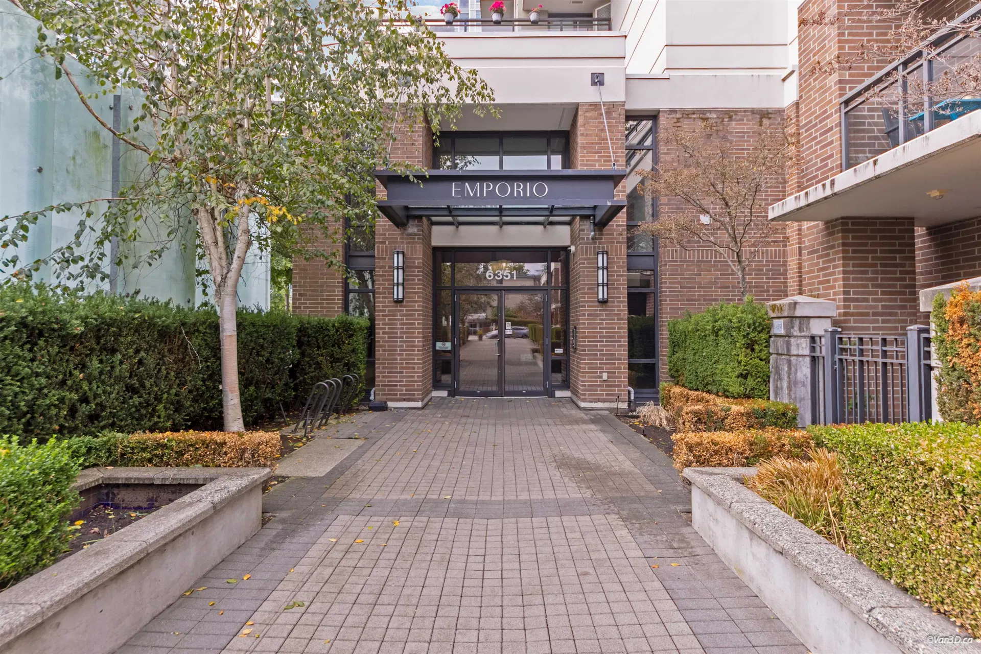 Photo 2 of 36 at #801 – 6351 Buswell Street