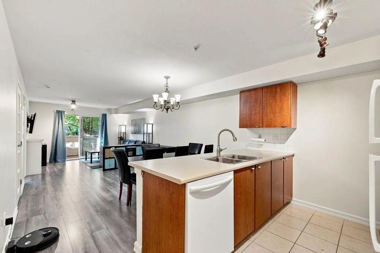 Photo 4 of 40 at #212 – 10088 148th Street