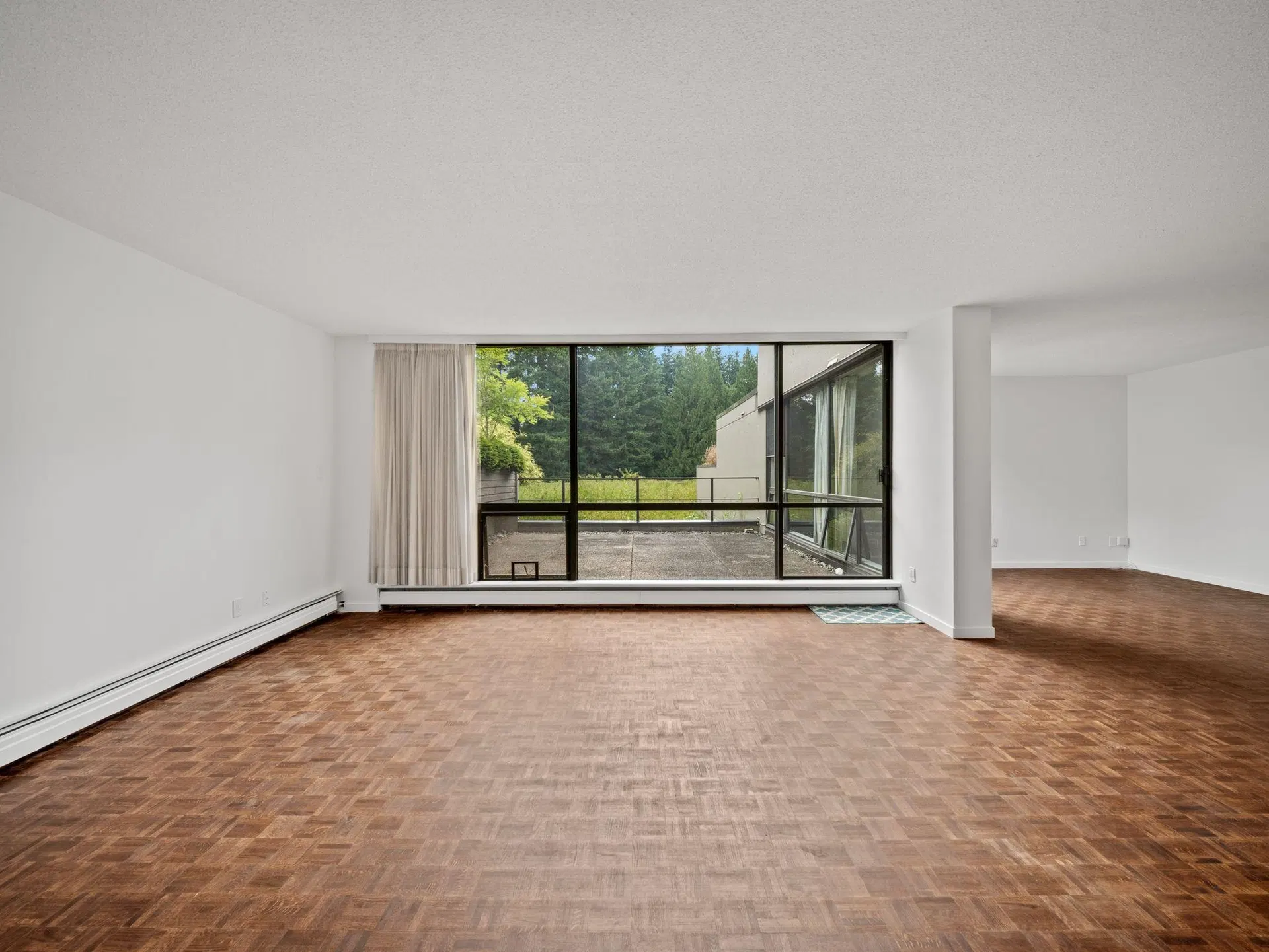 Photo 4 of 40 at #106 – 4900 Cartier Street