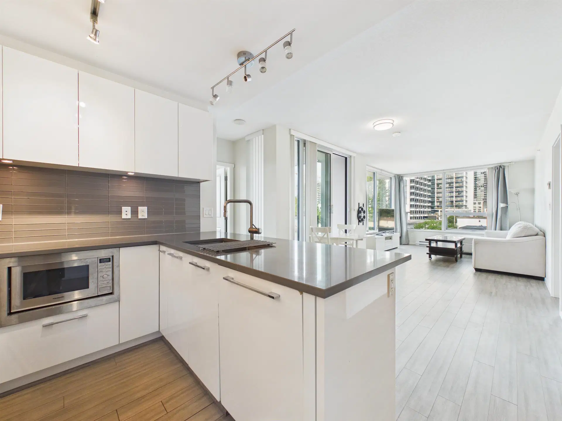 #505 – 6658 Dow Avenue
