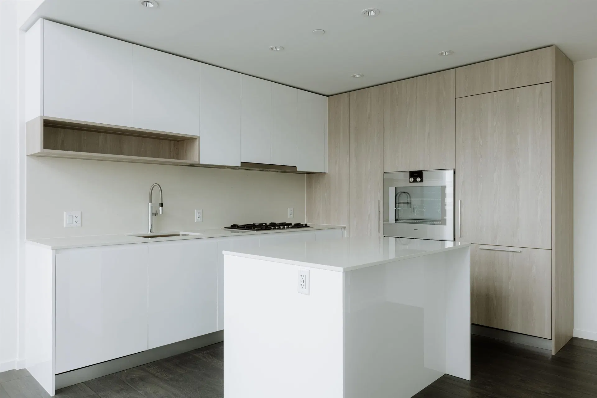 Photo 5 of 15 at #1301 – 6500 Minoru Boulevard