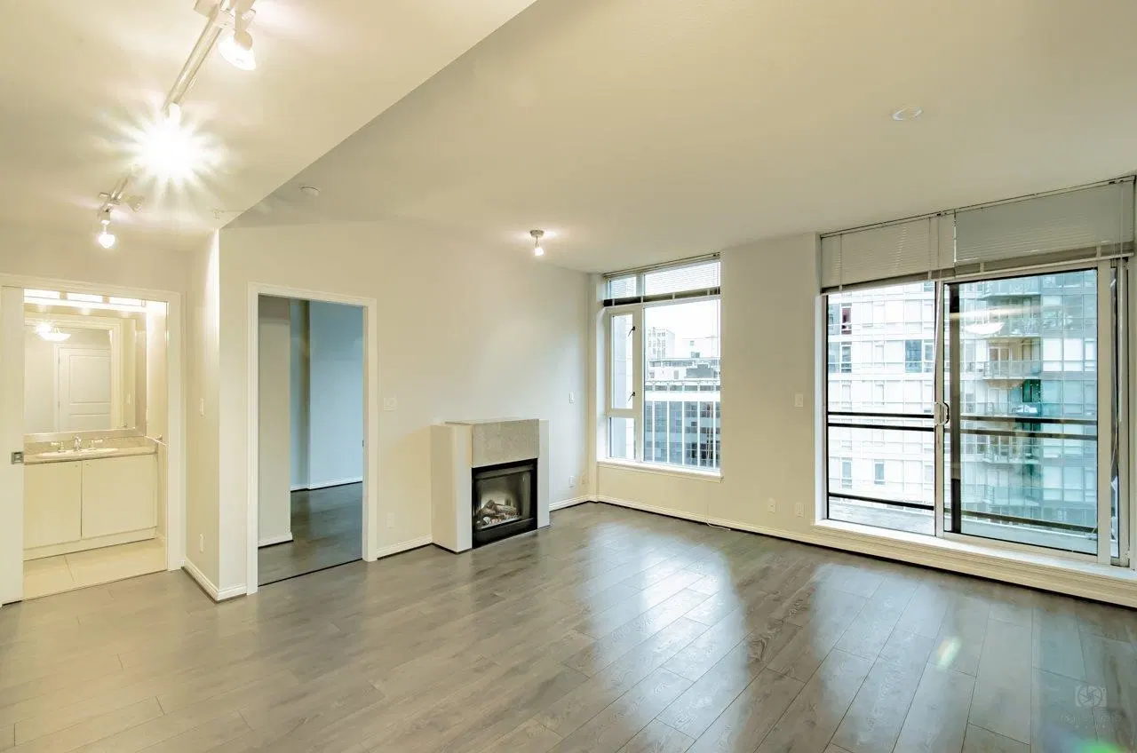 Photo 1 of 21 at #20XX – 1211 Melville Street