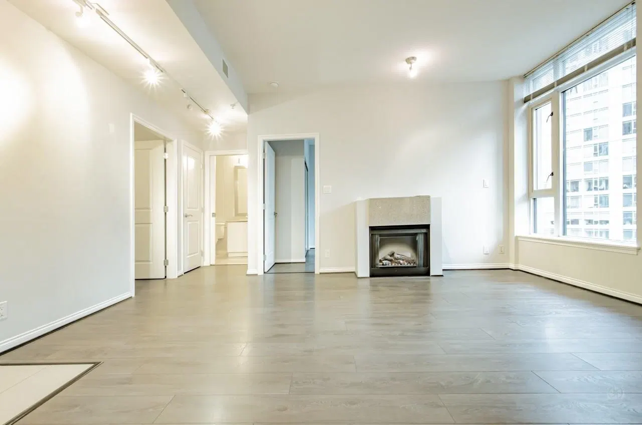 Photo 3 of 21 at #20XX – 1211 Melville Street