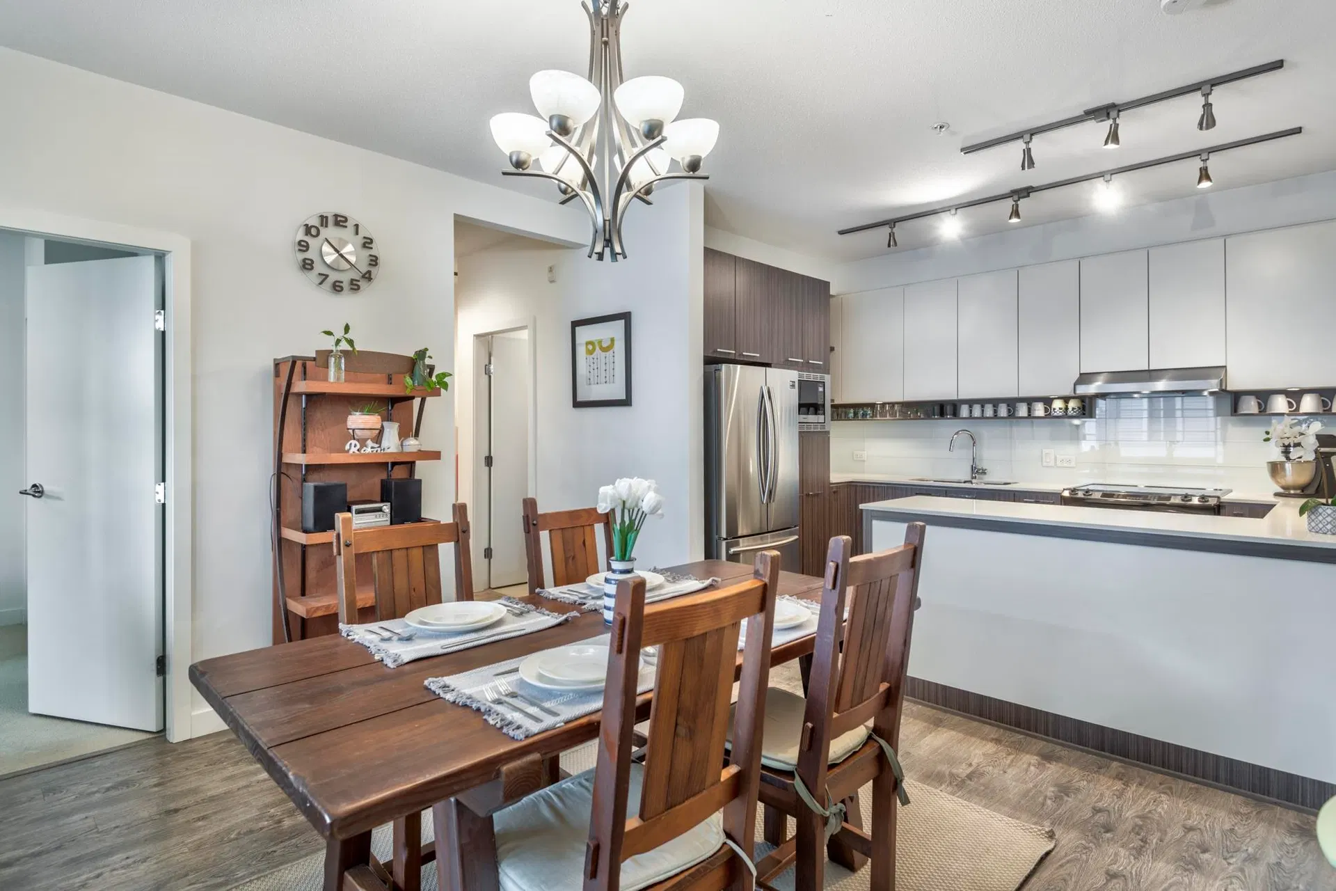 Photo 5 of 34 at #309 – 545 Foster Avenue
