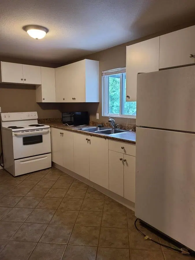 Photo 5 of 11 at 794 Adiron Avenue