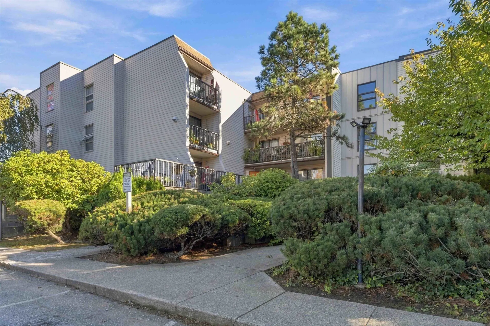 Photo 2 of 28 at #106 – 15288 100 Avenue