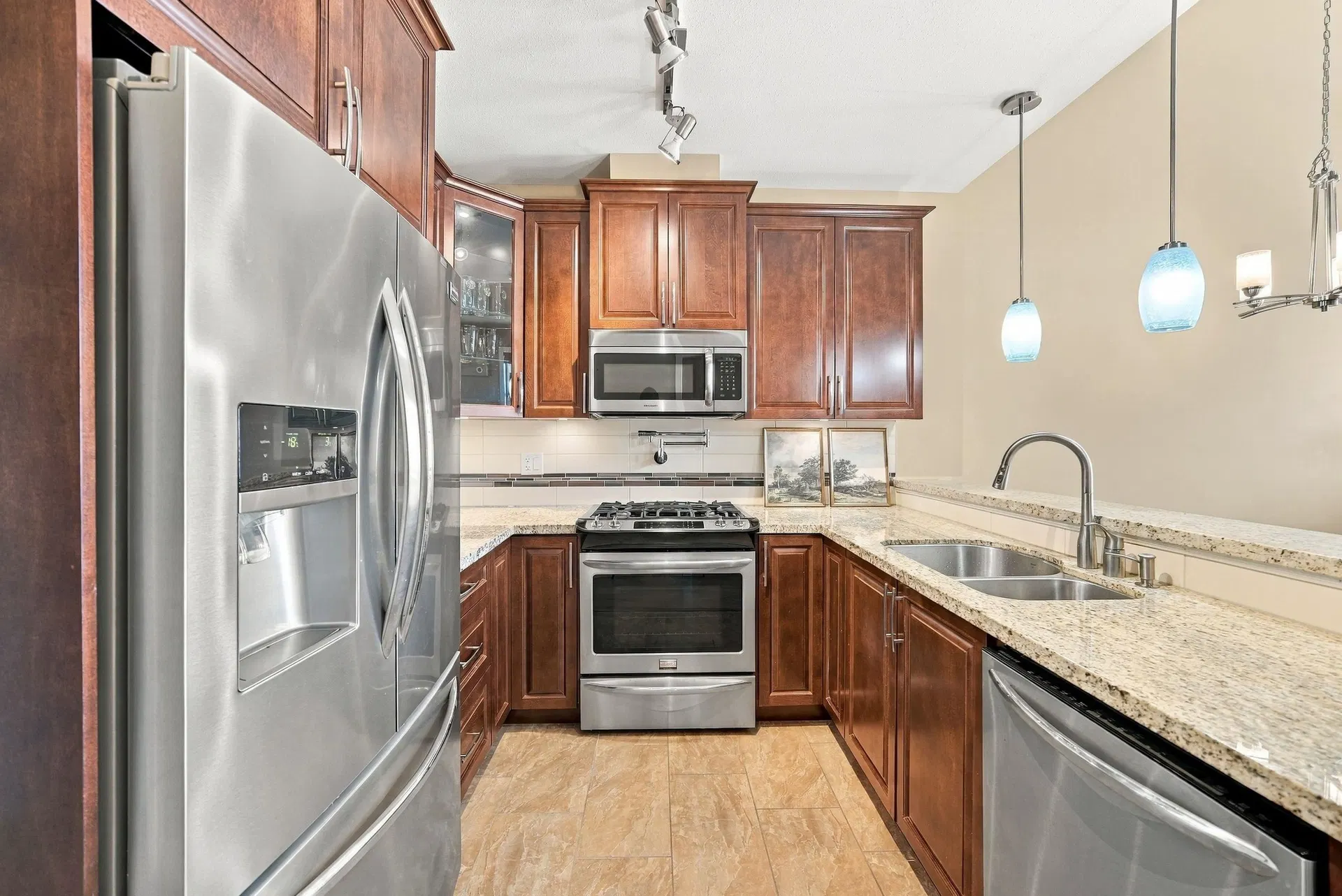 Photo 3 of 16 at #617B – 8157 207 Street