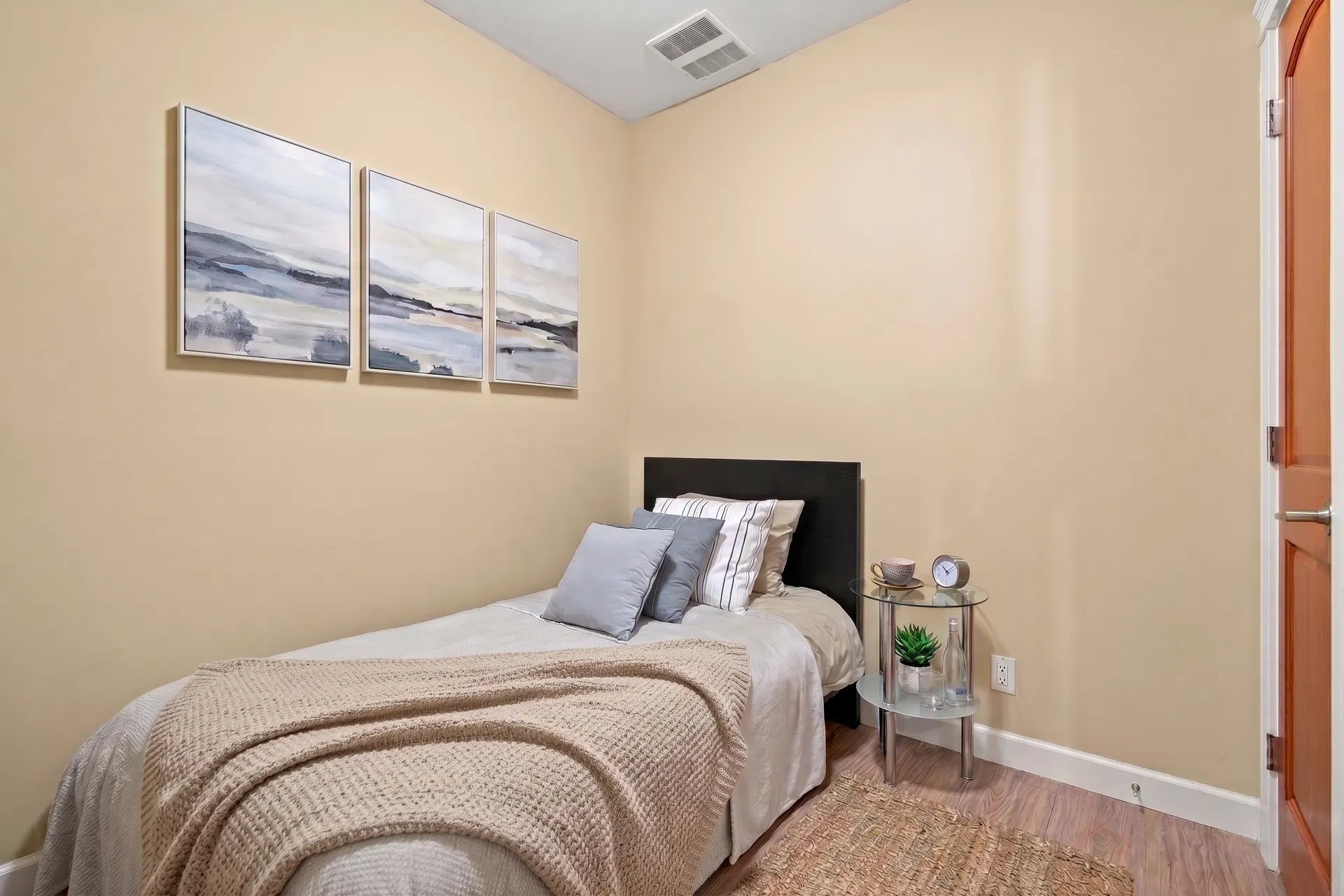 Photo 5 of 16 at #617B – 8157 207 Street