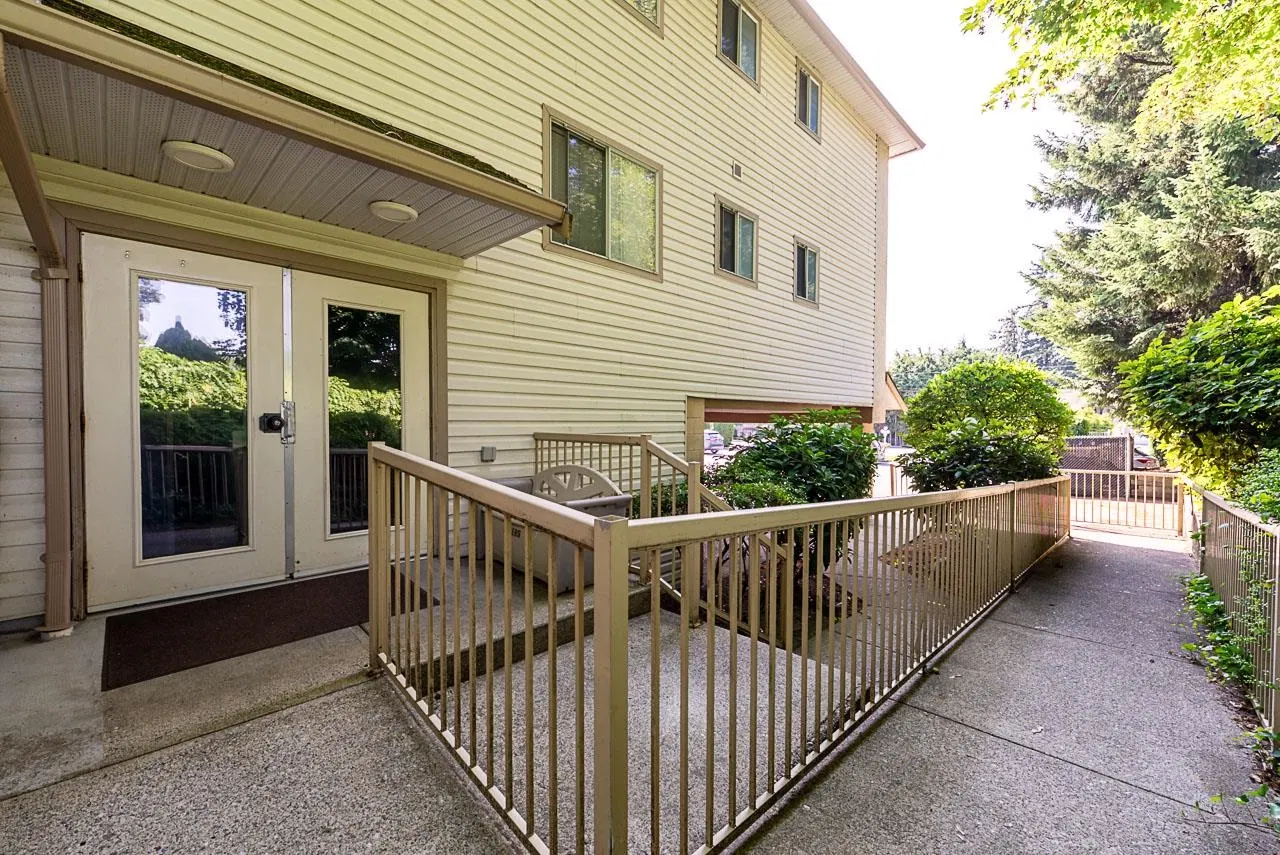 Photo 3 of 25 at #201 – 33839 Marshall Road